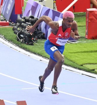 Alexander Ogando busca redimirse en repesca tras quinto lugar en 400 metros en París 2024