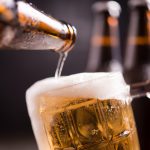 Celebramos el Día Mundial de la Cerveza: una ola de sabor y Cultura Global