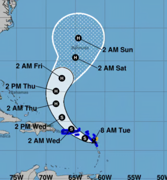 Tormenta tropical Ernesto amenaza con convertirse en huracán este jueves