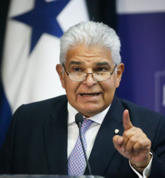 Hackean las redes sociales del presidente de Panamá