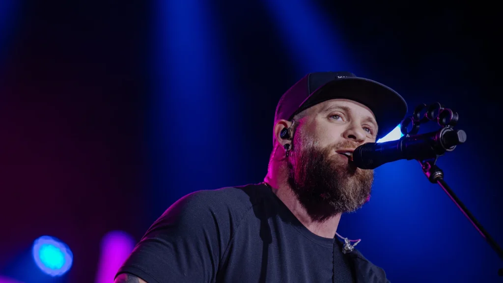 Brantley Gilbert abandona concierto para asistir al nacimiento de su hijo