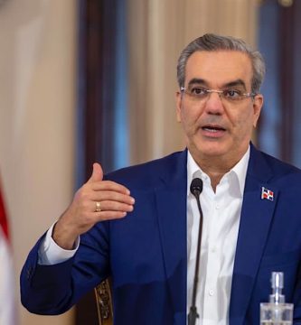 Abinader designa comisión técnica del Senasa mediante el Decreto 722-25