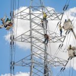 Personal de ETED en trabajos del sistema electrico dominicano