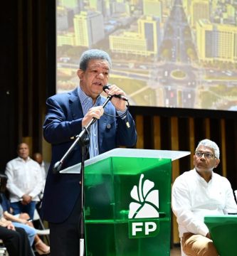 Leonel acusa al PRM de meter 125,000 empleados nuevos en nómina pública para ganar el 2028