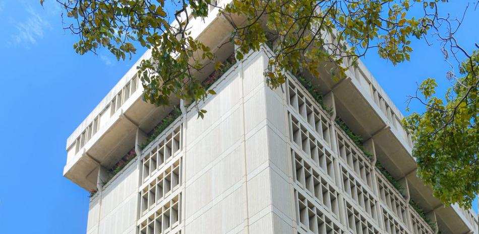 El Banco Central advierte: RD pagará US$900 millones más en energía por la guerra en Irán