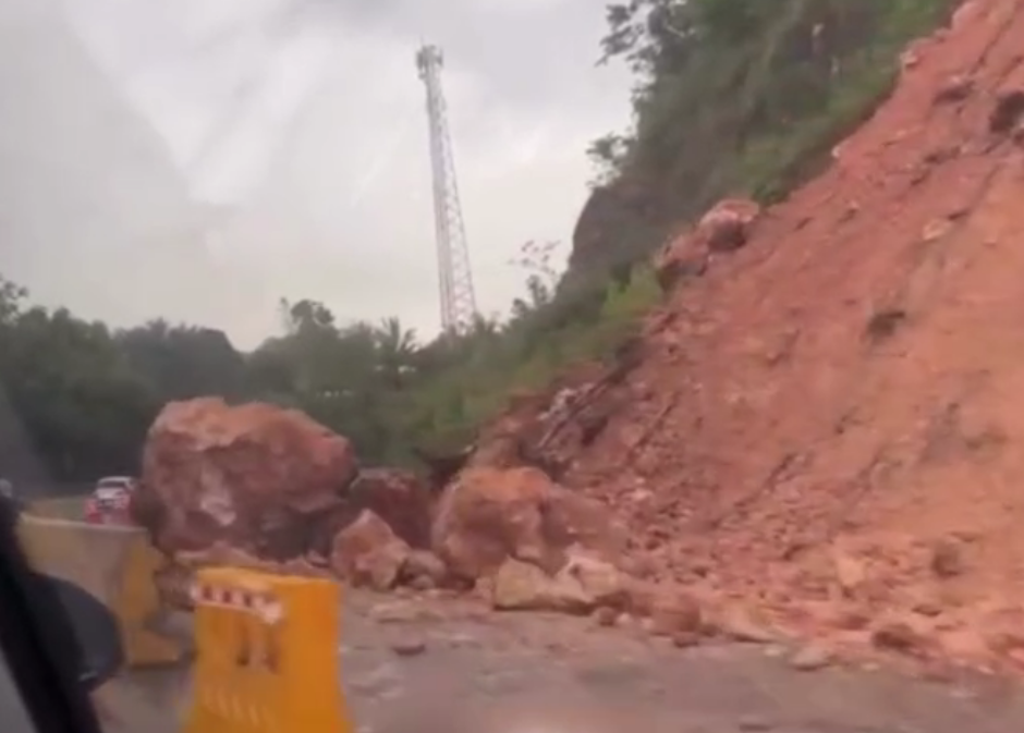 Deslizamiento de tierra en la Autopista de Samaná pone en alerta a conductores este fin de semana