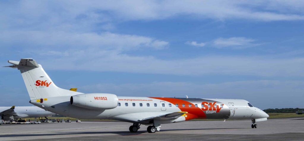 Aeronave de Sky High Dominicana en pista
